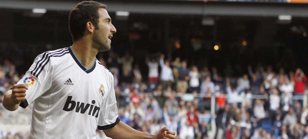 开云足球直播-绿茵场与乒乓台的双重奏，葡萄牙力克奥地利，张本智和点燃赛场