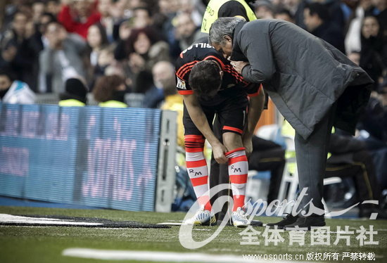 包含皇家社会队员被罚下场，对比赛结果产生负面影响的词条