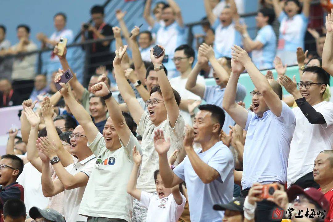 包含足球盛宴上演,激情刺激助力全队疯狂的词条 包含足球盛宴上演,激情刺激助力全队疯狂的词条