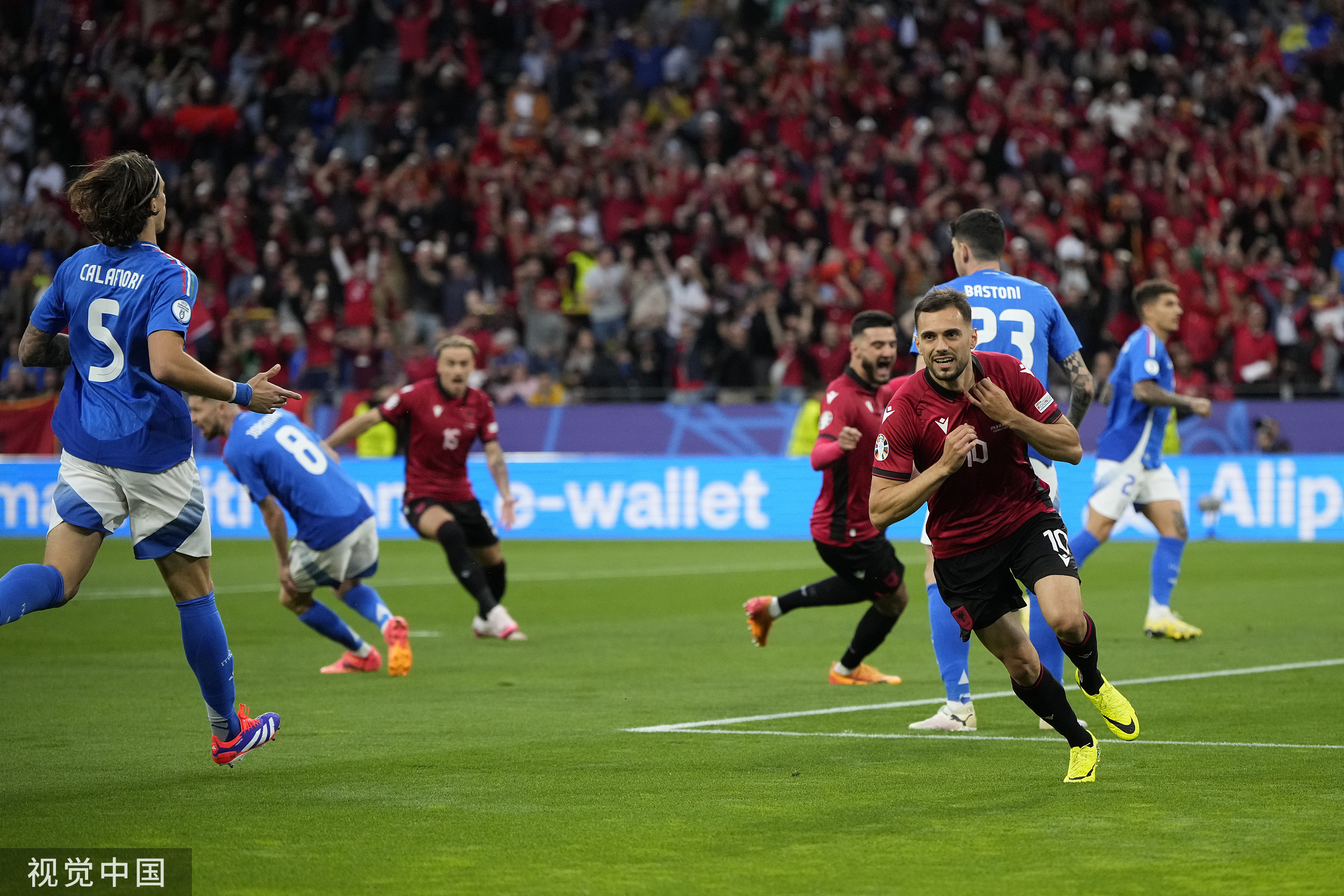 意大利被狂虐，阿尔巴尼亚国家队-惊险晋级的简单介绍