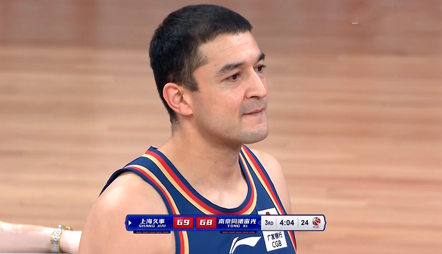 关于球队新秀异军突起,顶住压力展现潜力的信息 关于球队新秀异军突起,顶住压力展现潜力的信息