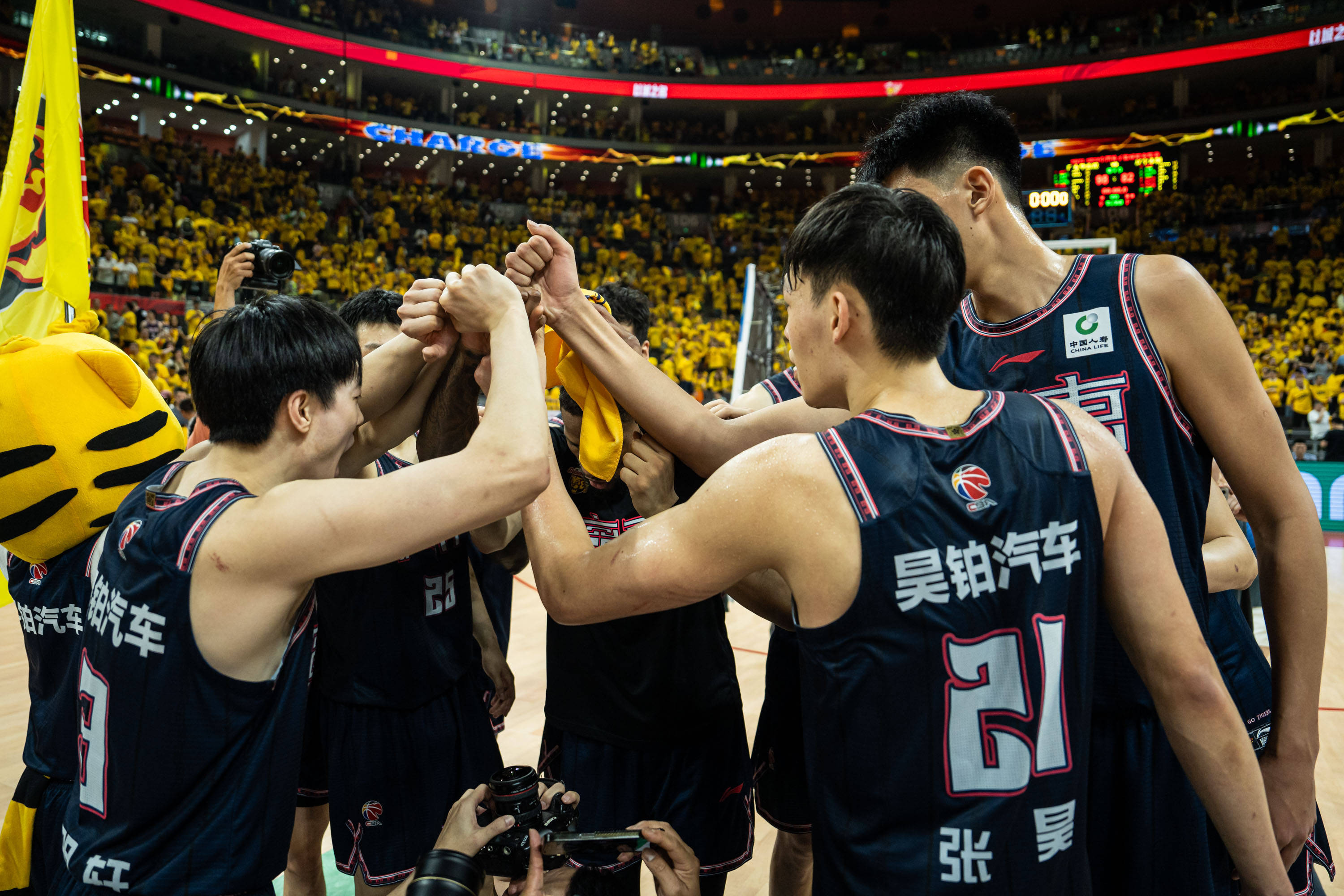 关于CBA转会传闻：广东男篮或引进新外援，球队实力再添利器的信息