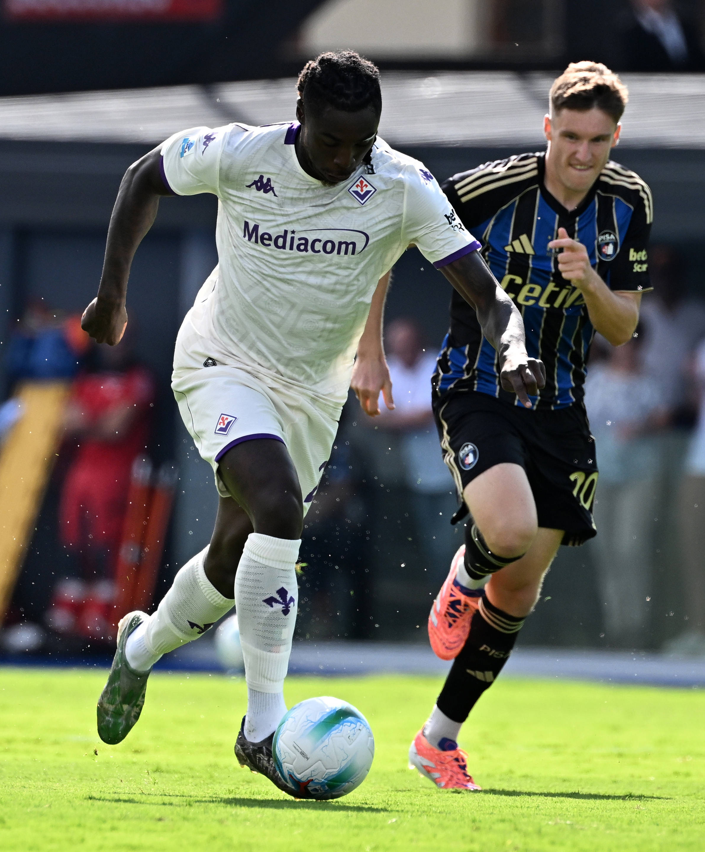 意大利豪门佛罗伦萨球员备战新赛季