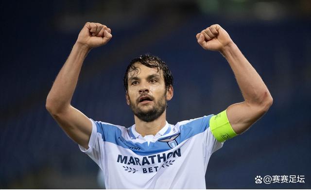 拉齐奥足球队在最近的比赛中斩获胜利 拉齐奥足球队在最近的比赛中斩获胜利