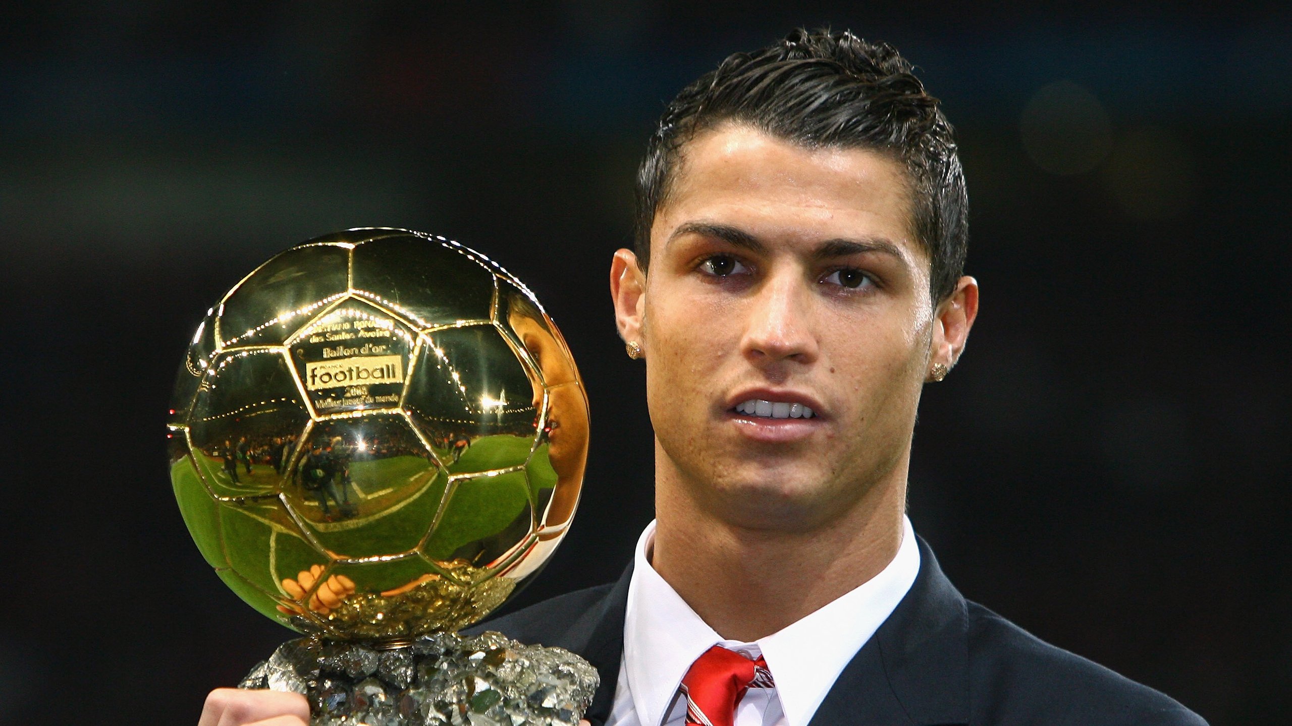 欧冠决赛焦点战，国际米兰钢铁防线如何锁死AC米兰