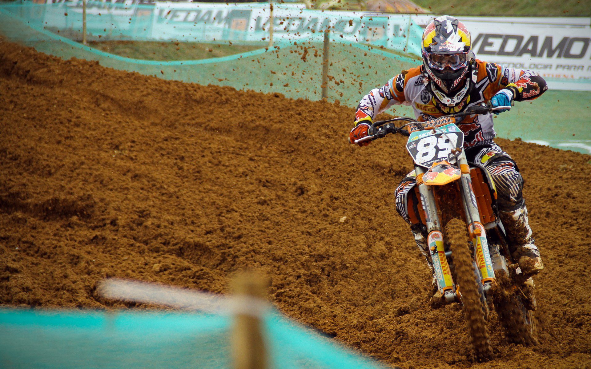 楚阿梅尼爆发终结悬念，佛罗伦萨式坚韧让威尔士梦碎